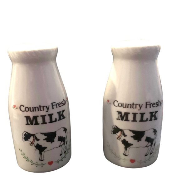 Vintage Milk Bottle Salt & Pepper Shaker Set - Picture 3 of 5
